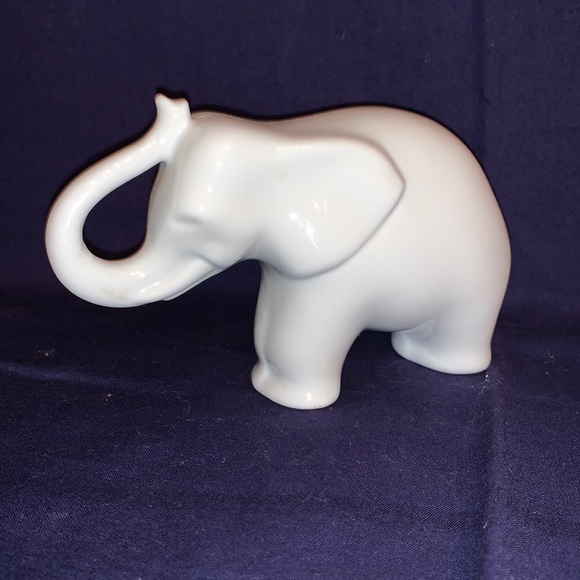 Elephant - Picture 2 of 4